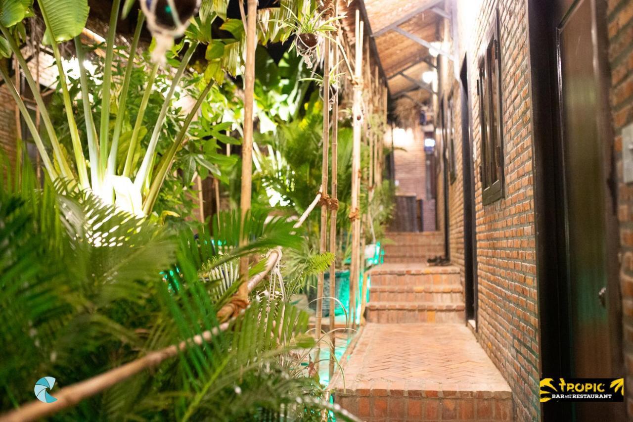 Tropic Hostel And Restaurant Phan Thiet Exterior photo