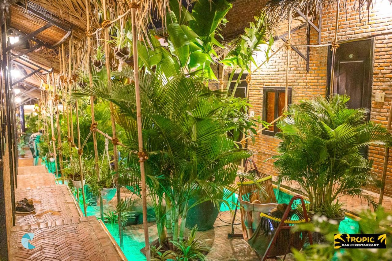 Tropic Hostel And Restaurant Phan Thiet Exterior photo